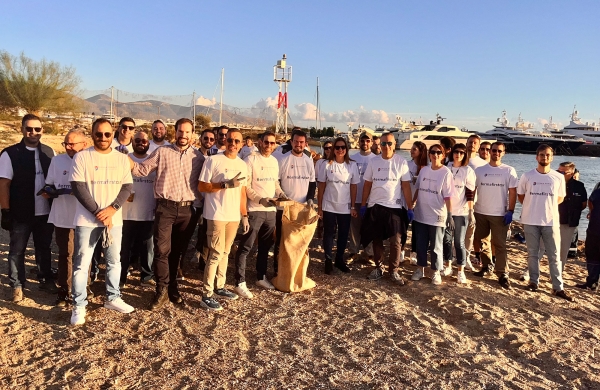 Με τη συμμετοχή 32 ναυτιλιακών εταιριών ο καθαρισμός της ακτής του ΣΕΦ από την HELMEPA